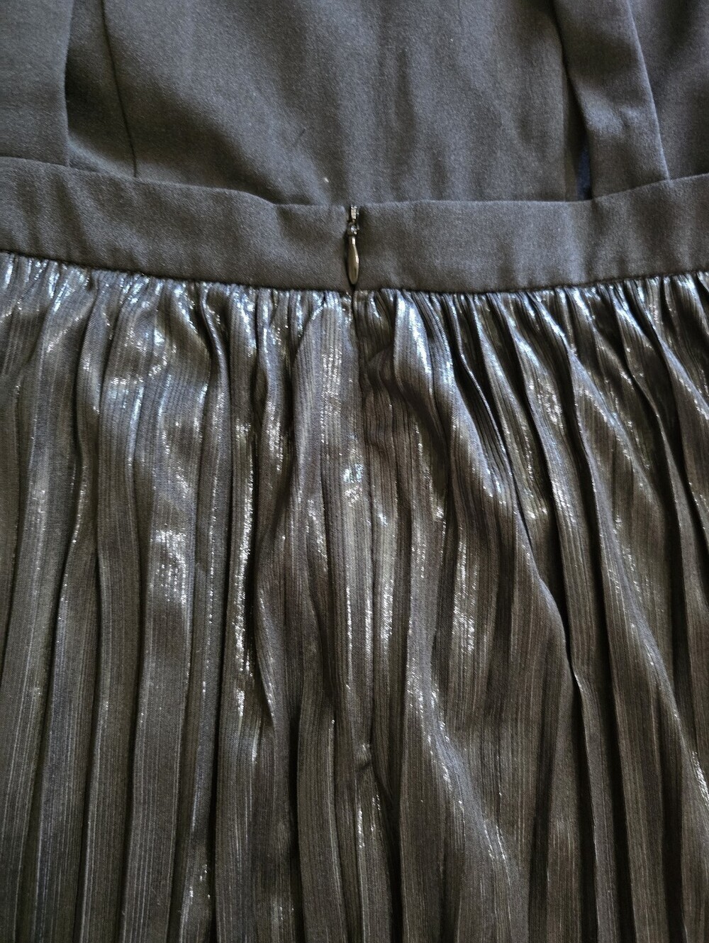 Gentle Fawn Black Shimmery Pleated Backless Cocktail Dress Size 6 - Picture 11 of 15